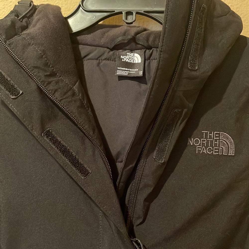 NWT The North Face City Breeze Insulated Parka in Black - Picture 9 of 10